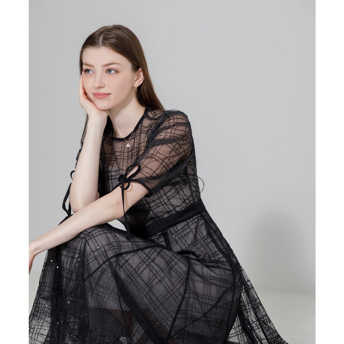 レジャ Leja チェック刺繍スパンコールチュール素材袖リボン