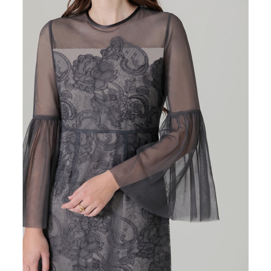 レジャ Leja 異素材シアー刺繍レース透け感プリーツスリーブIライン