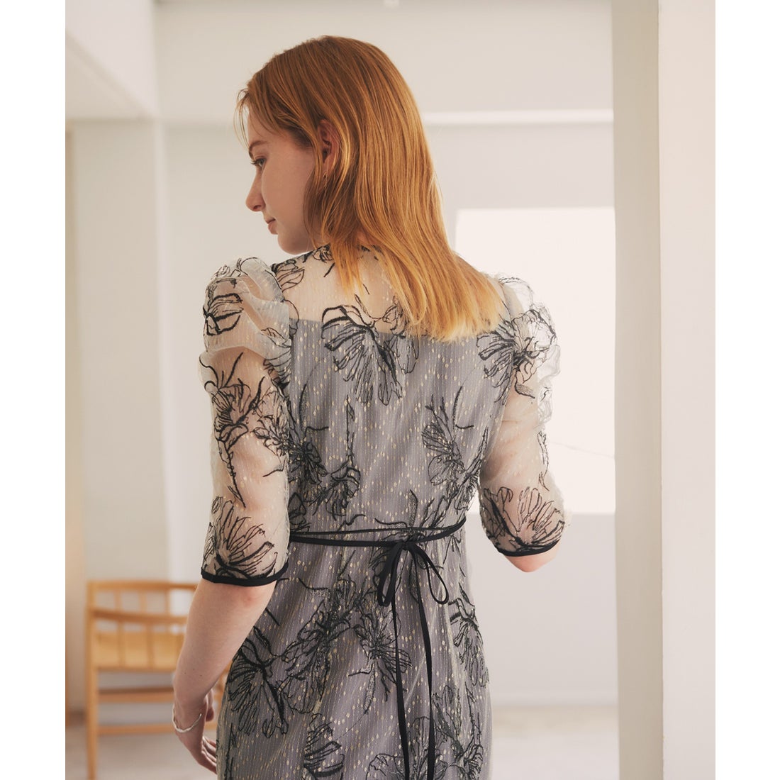 レジャ Leja 半袖花柄刺繍レースフロントバックリボンパフスリーブ