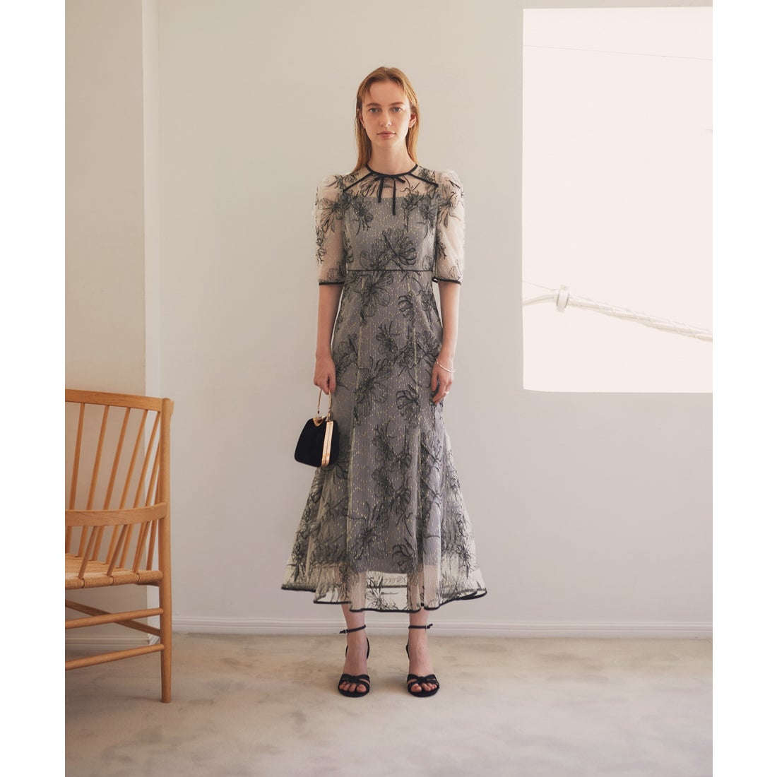 レジャ Leja 半袖花柄刺繍レースフロントバックリボンパフスリーブ