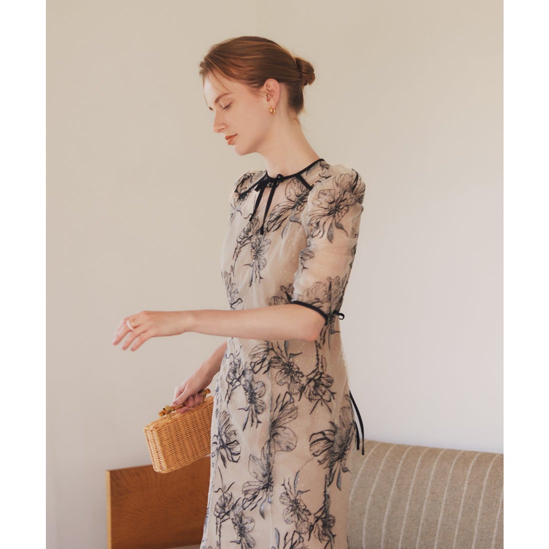 レジャ Leja 半袖花柄刺繍レースフロントバックリボンパフスリーブ