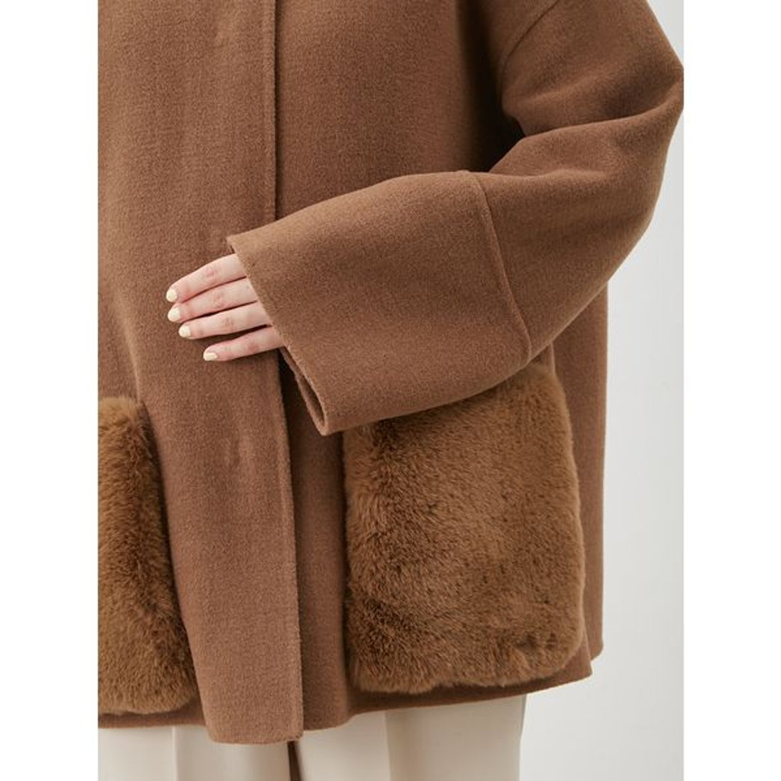 ミラ オーウェン Mila Owen 【WEB限定カラー】2wayファーポケット