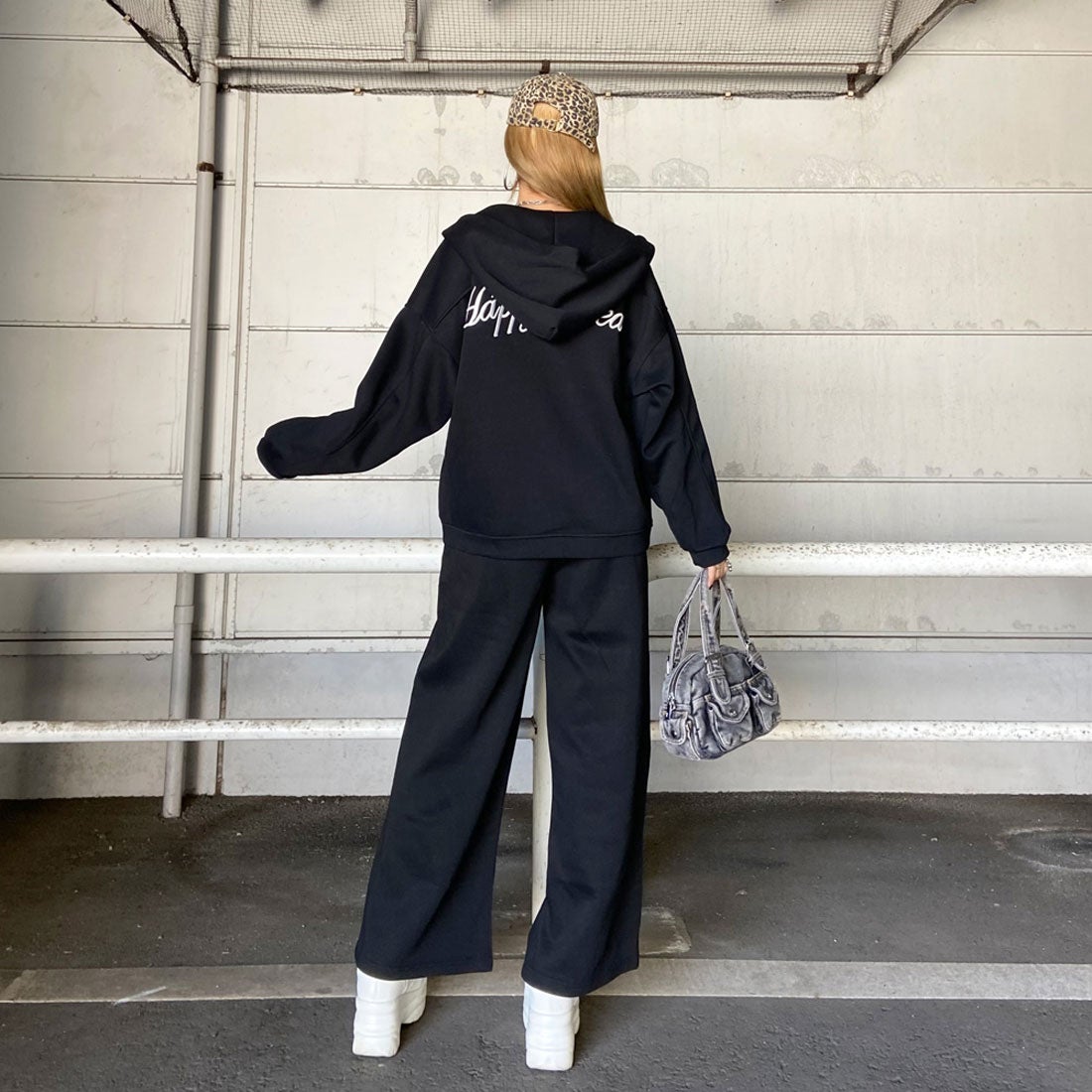 ノンヘッジ non-hedge 刺繍ロゴZIPパーカー・パンツセットアップ