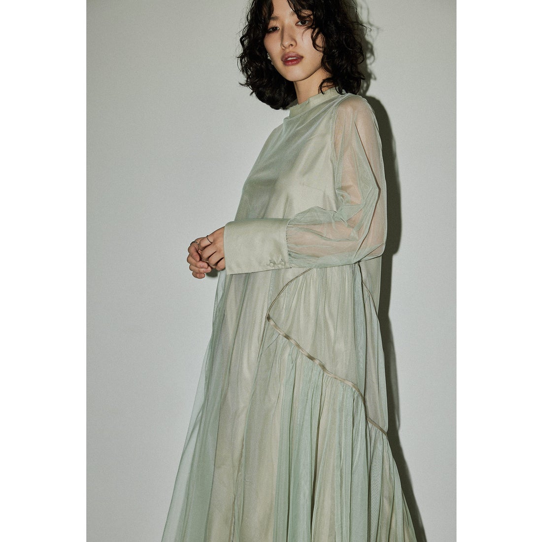 ニアナ niana チュールパイピングAラインドレス マタニティ 妊婦 結婚