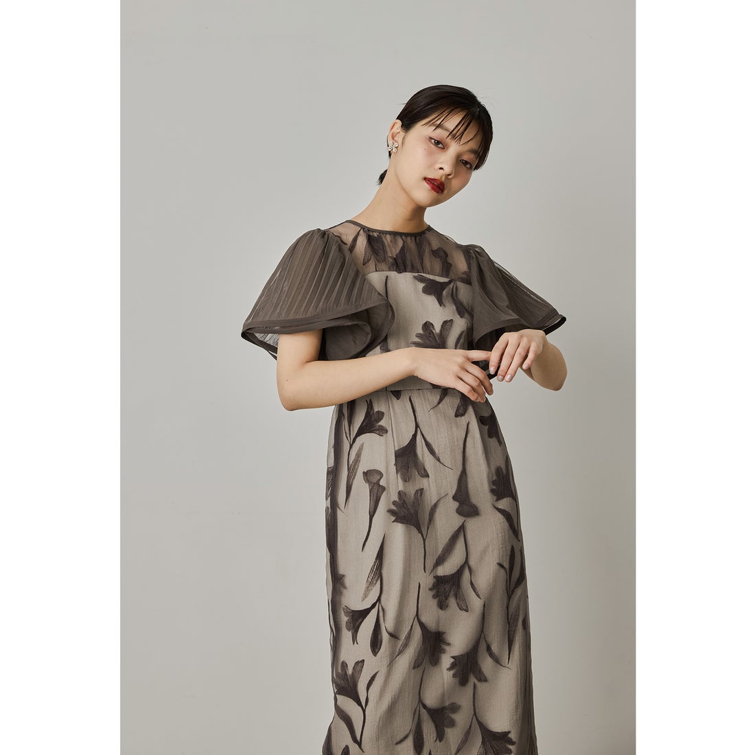 ニアナ niana サーキュラースリーブフラワードレス 花柄 結婚式 成人式