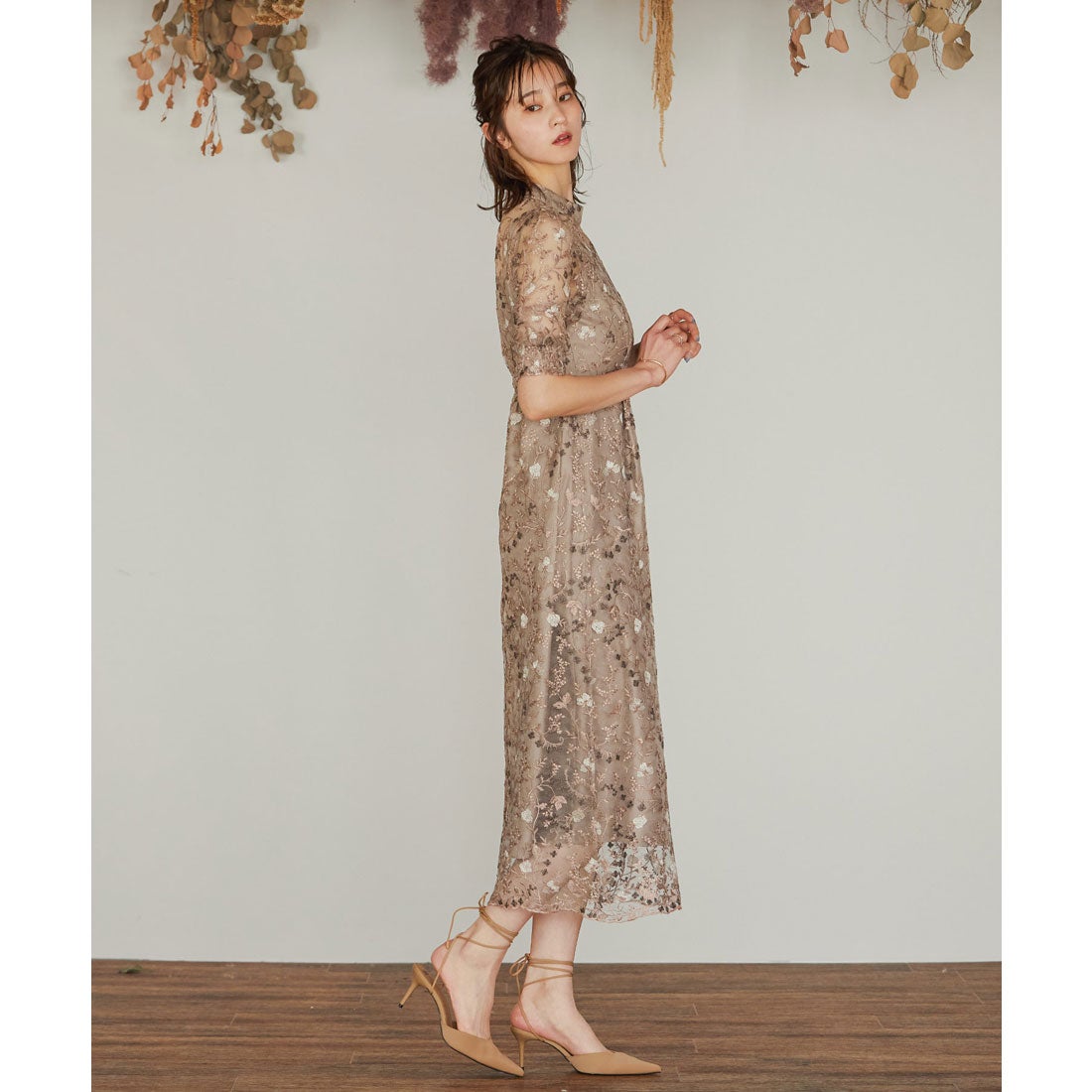 ニアナ niana アンティーク刺繍レースワンピースパーティードレス