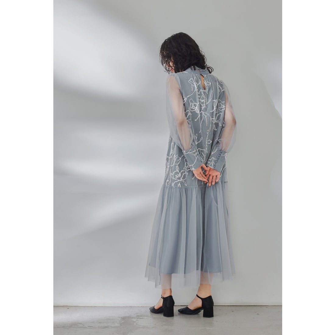 ニアナ niana フェザーフラワーチュールドレス 結婚式 パーティー