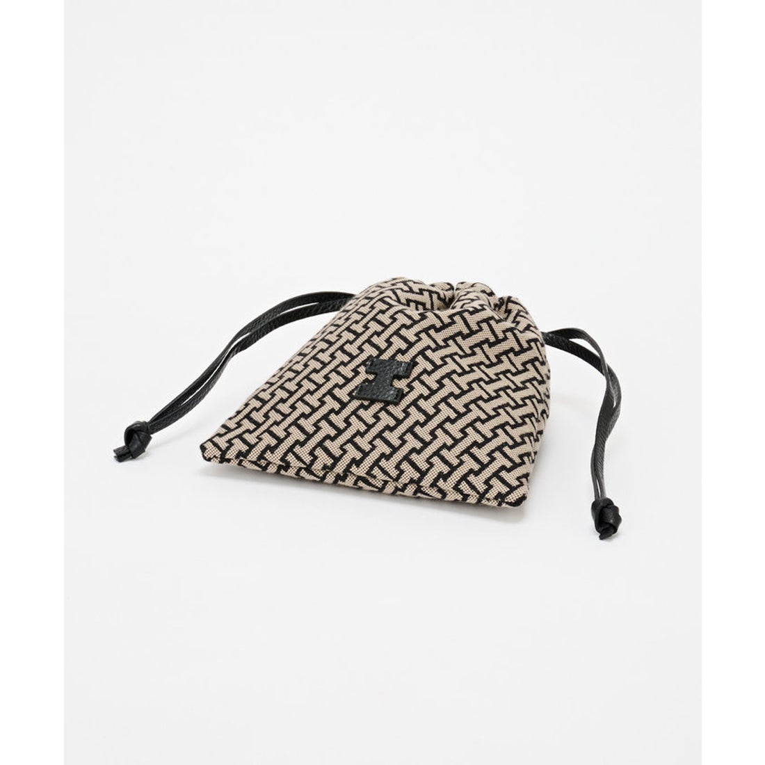 イアクッチ IACUCCI モノグランマ ポーチJACQUARD/RUGA （black