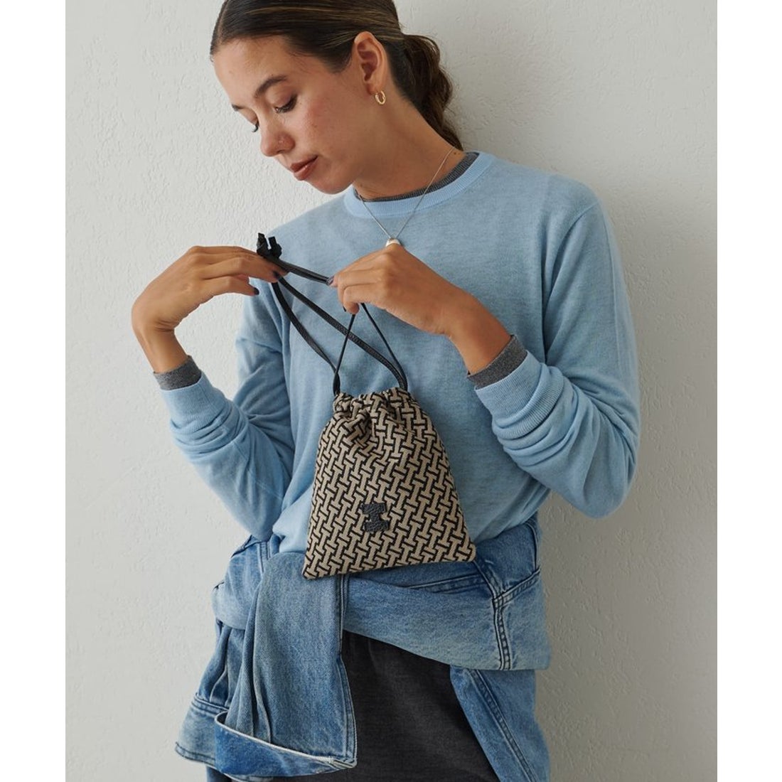 イアクッチ IACUCCI モノグランマ ポーチJACQUARD/RUGA （black