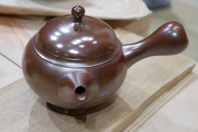 雪堂急須展｜朱泥の世界 ~急須の用と美〜 | 煎茶手帖 蝸盧 karo