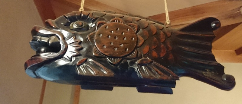 木魚の原型「開梆」（魚板） | 煎茶手帖 蝸盧 karo