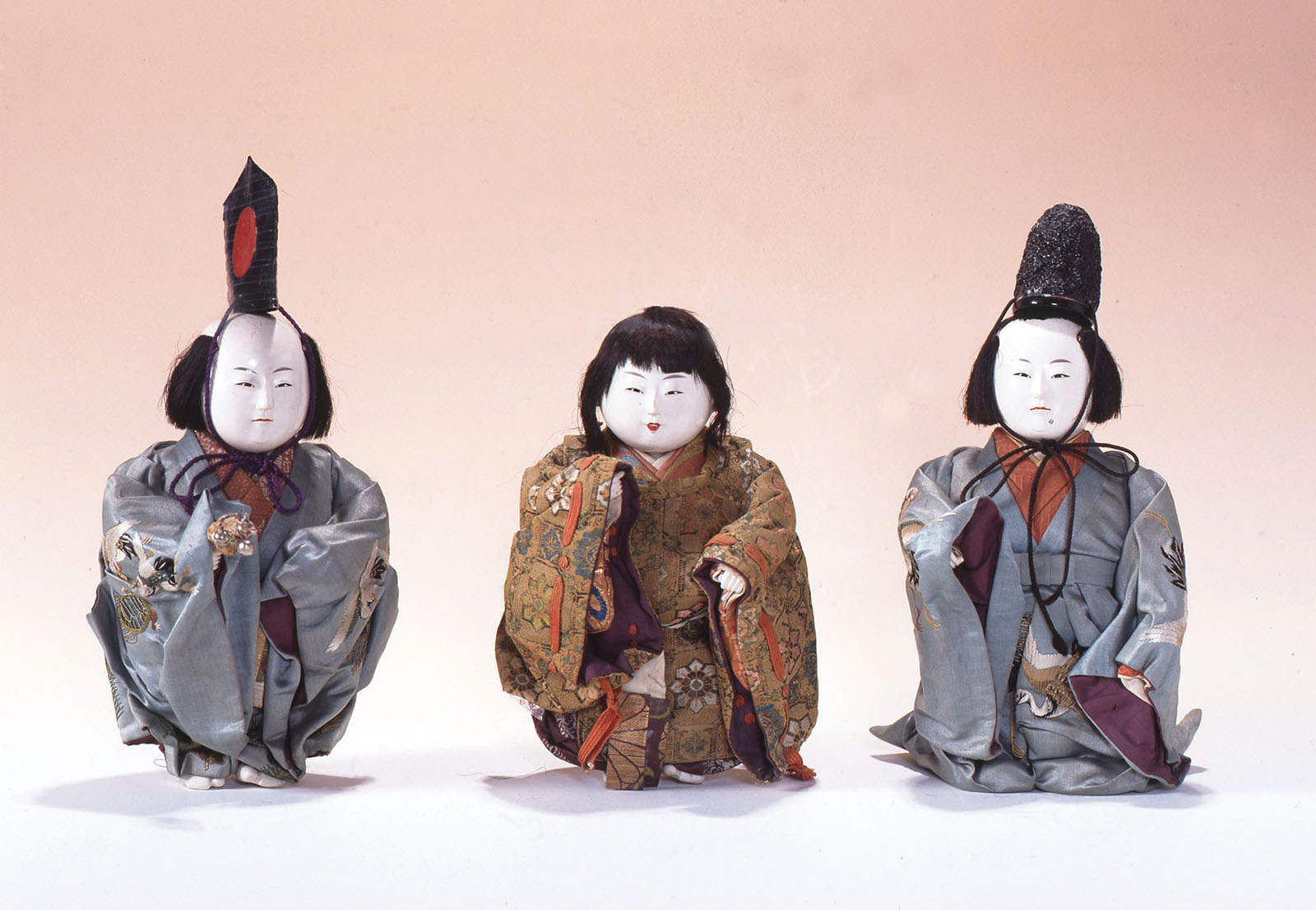 D000105-1964｜御所人形 三番叟｜本間美術館所蔵作品データベース