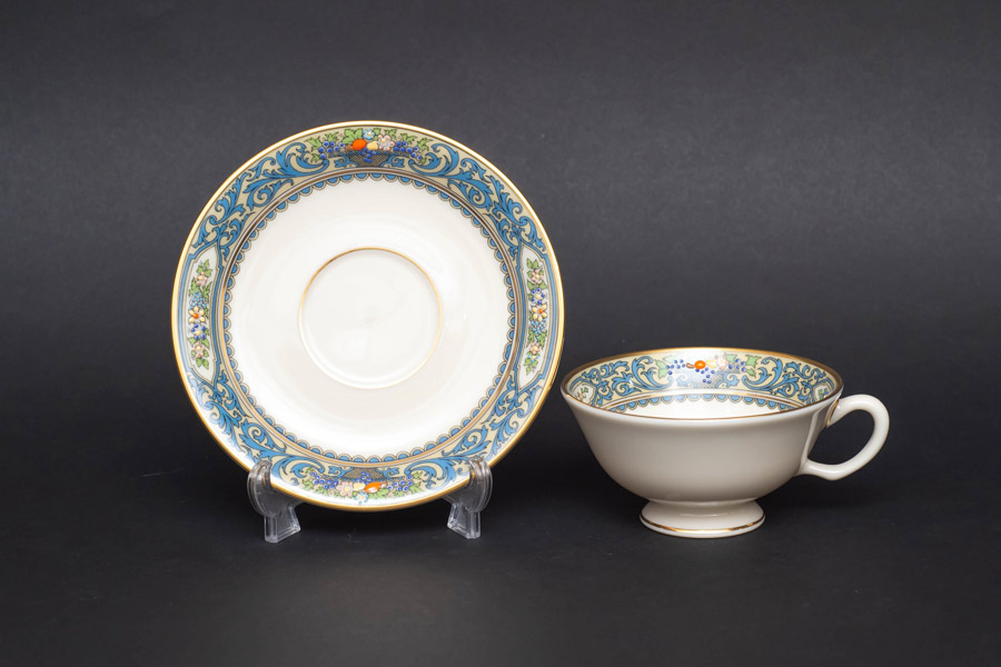 レノックス オータム ティーカップ＆ソーサーを買い取りました