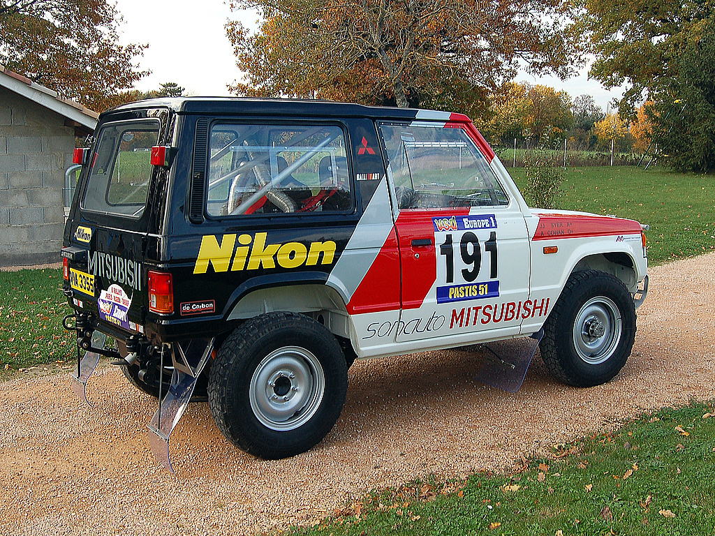 三菱パジェロ パリダカ ラリー 総合3位、クラス優勝 の実車 旧車 国産