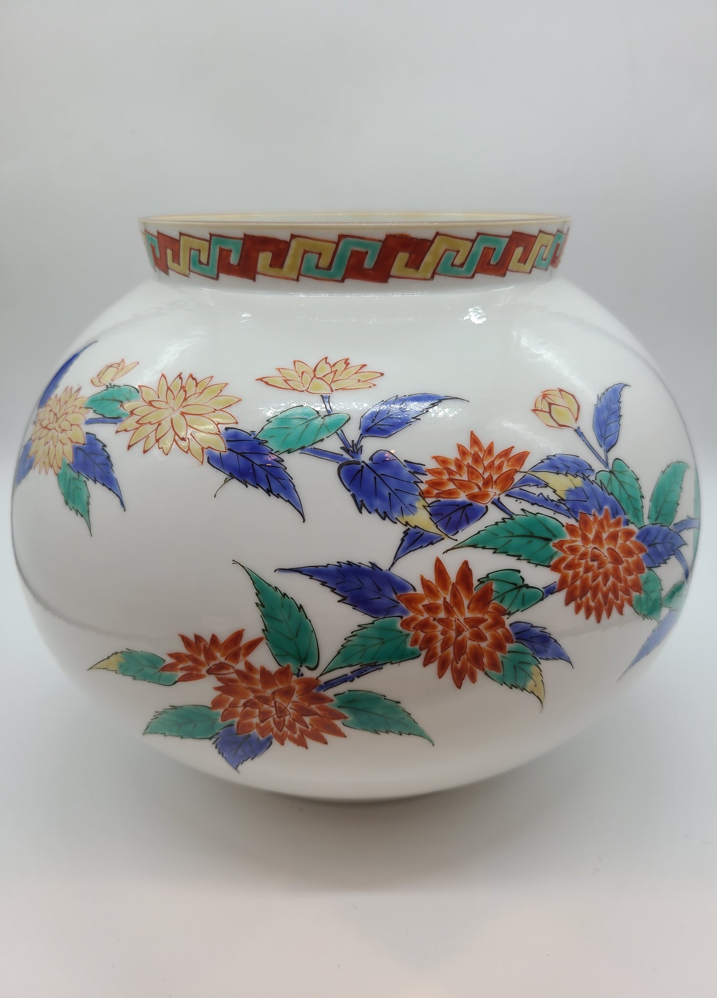 人間国宝柿右衛門濁手花瓶 一輪挿しA442 有田焼 人間国宝 十四代柿右