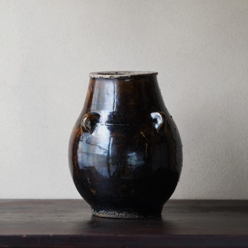 壺屋焼.19世紀.黒釉髪油壺 壺屋焼.19世紀.黒釉髪油壺