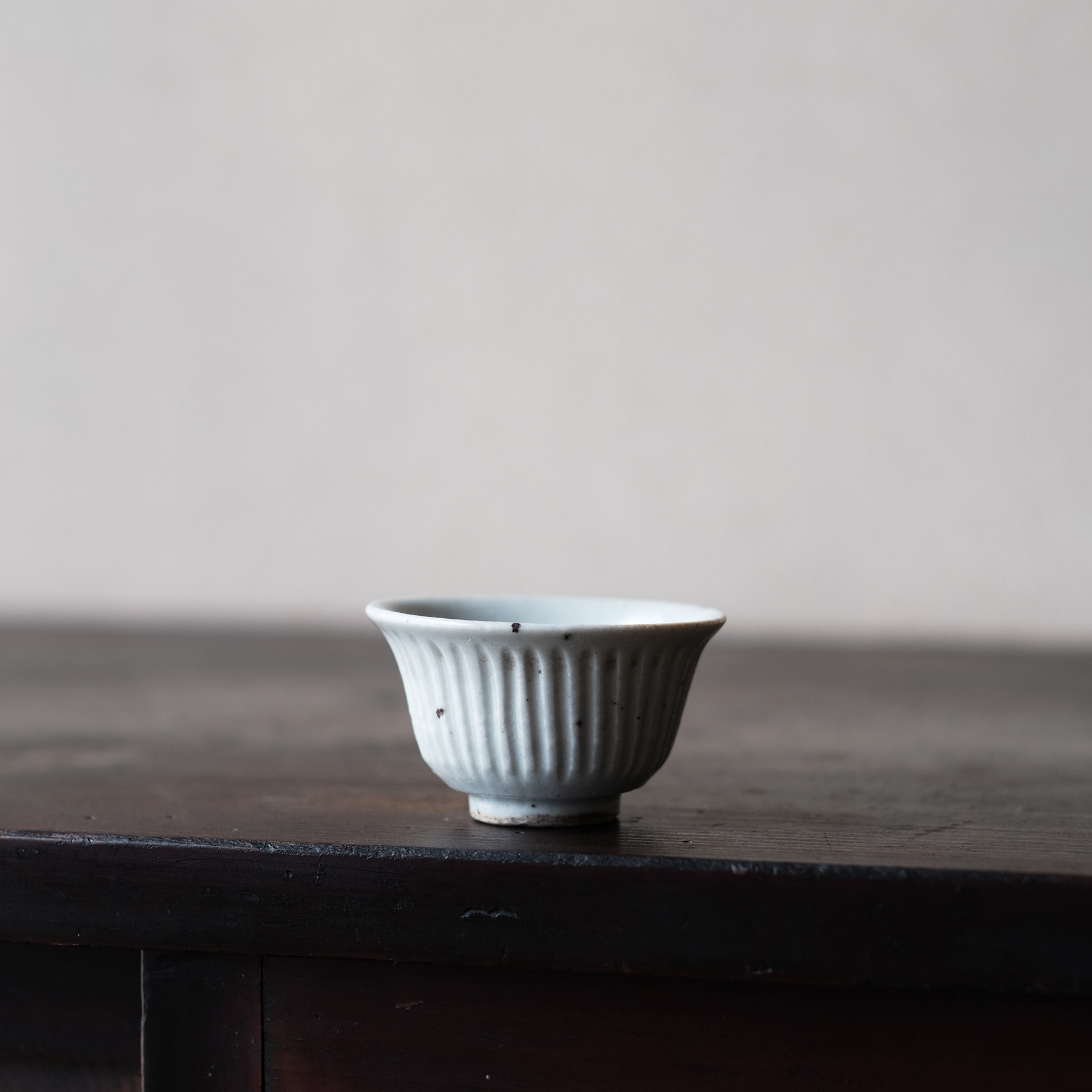 初期伊万里 白磁鎬盃 | 骨董と詩学 Antique & Poetics | 蛇韻律