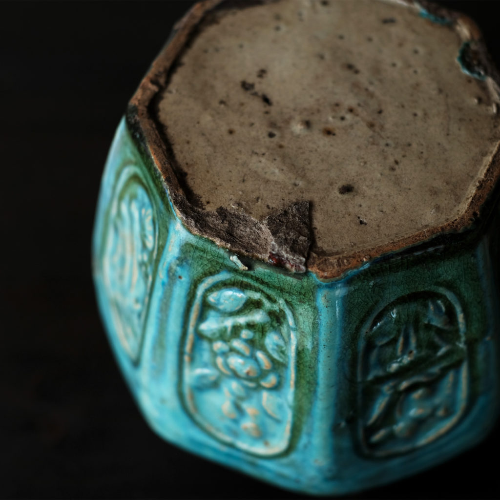 清朝 石湾窯 緑釉陽刻面取壺 | 骨董と詩学 Antique & Poetics | 蛇韻律