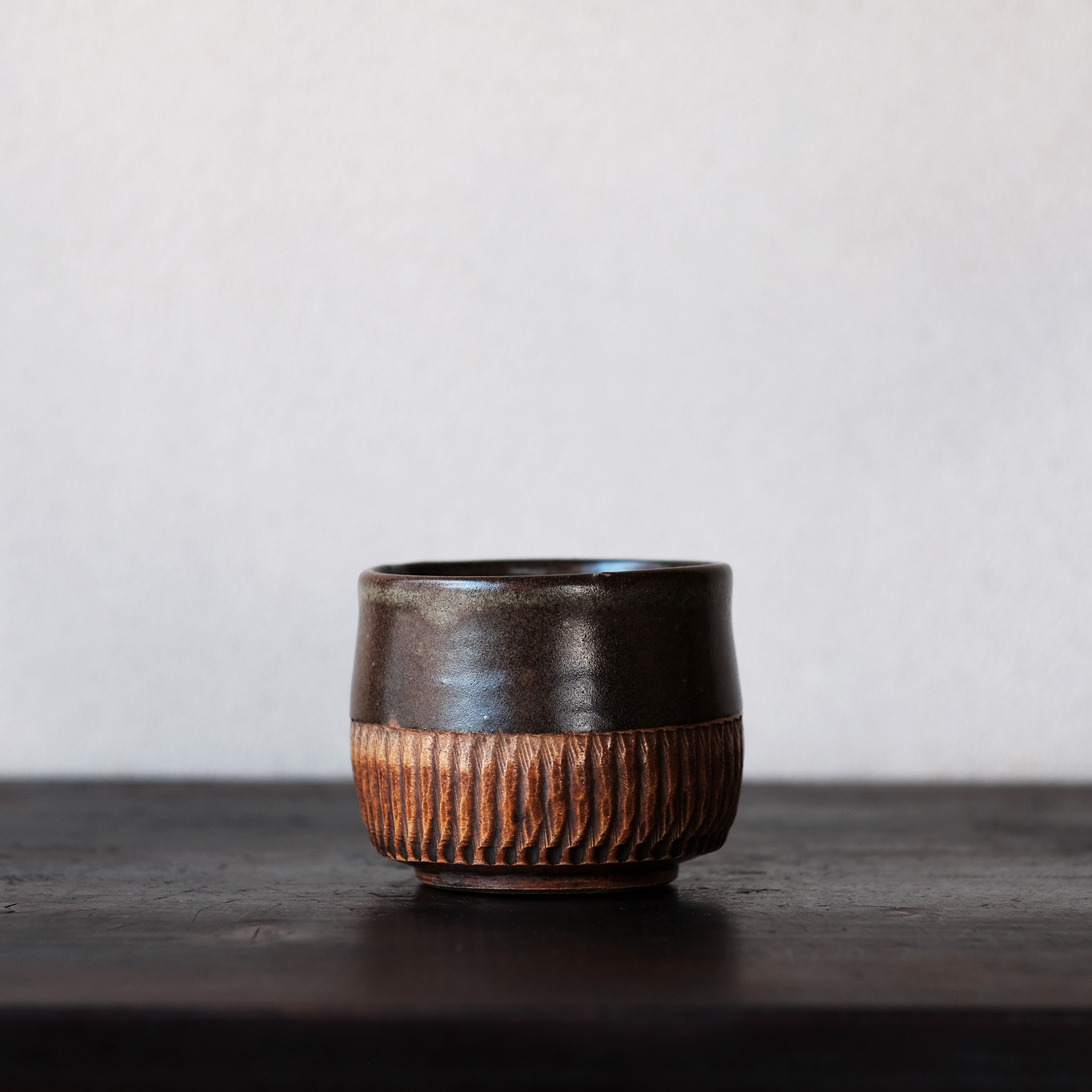 瀬戸 鉄釉飛鉋小服茶碗 | 骨董と詩学 Antique & Poetics | 蛇韻律
