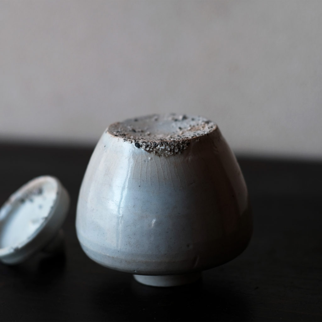 李朝 白磁の小壺 S12-1 李朝 白磁の小壺 S12-1 李朝 白磁の小壺 S12-1