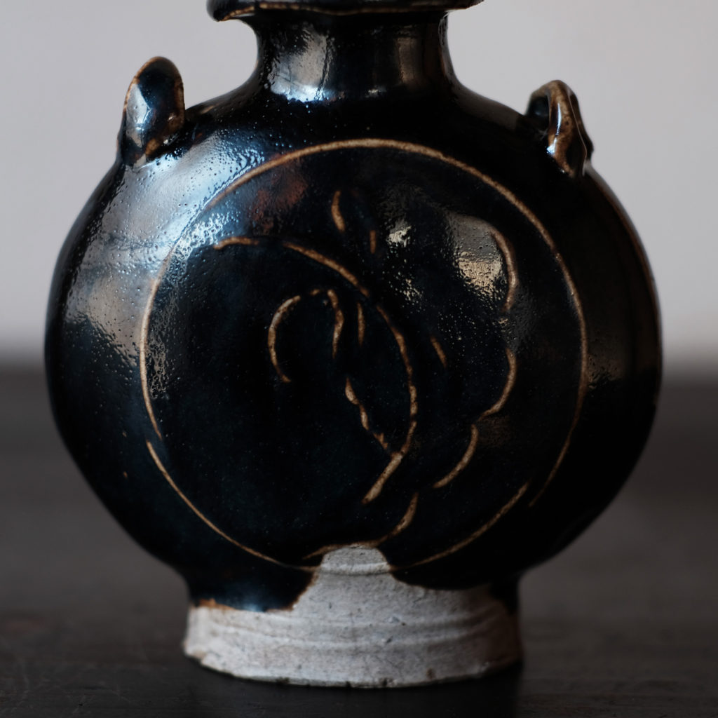清朝 磁州窯系 黒釉陽刻扁壷 | 骨董と詩学 Antique & Poetics | 蛇韻律