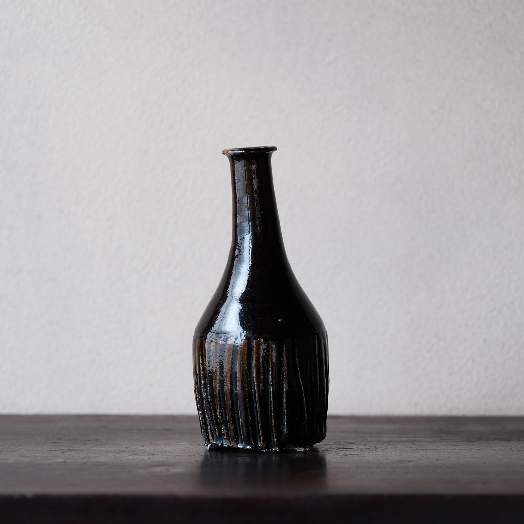 PP873. 沖縄琉球古陶 壺屋焼 飴釉線彫紋 瓶子 徳利 / 陶器陶芸古美術時代