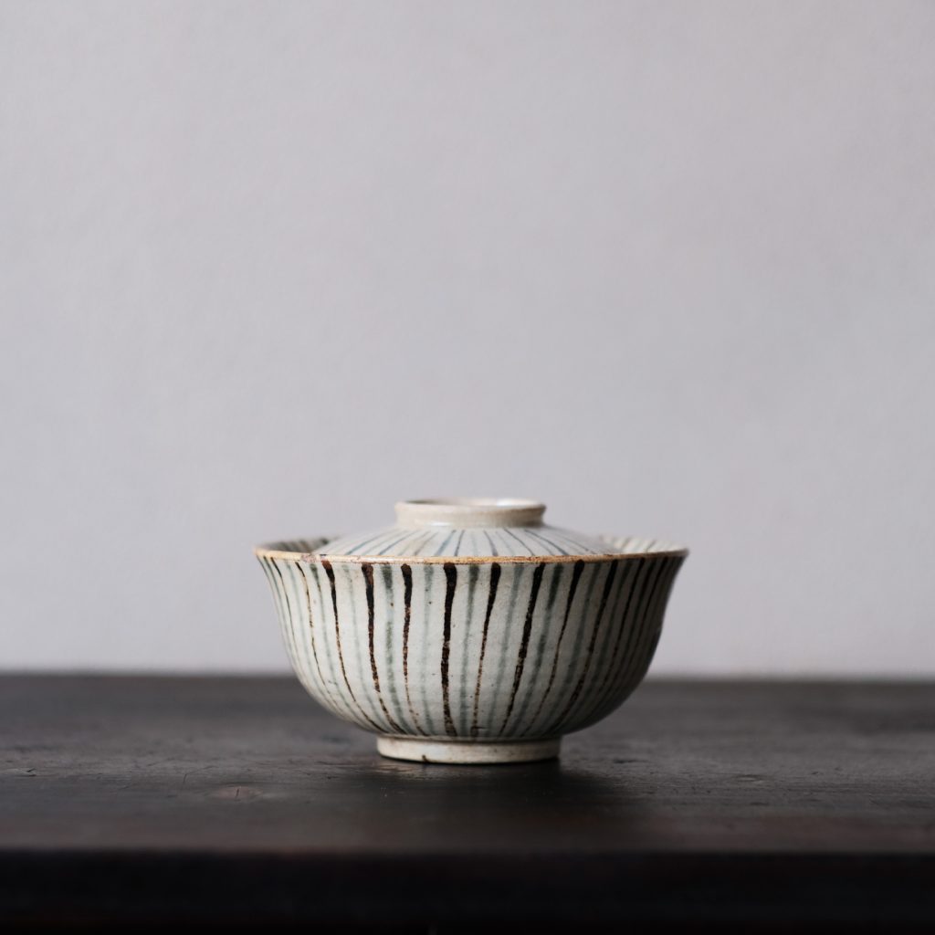 瀬戸 麦藁手 蓋茶碗 | 骨董と詩学 Antique & Poetics | 蛇韻律