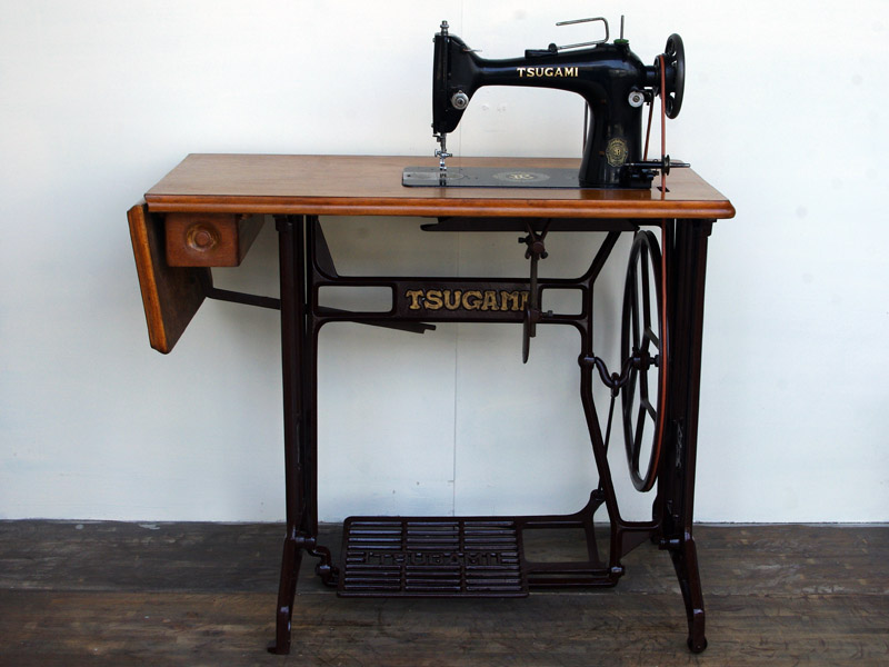 TSUGAMI職業用足踏みミシン鉄脚 大型 テーブルに！ TSUGAMI職業用