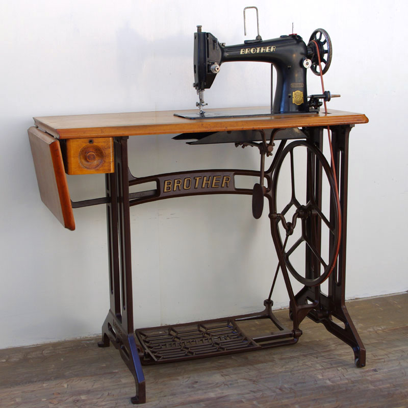No.174 Brother TA1-B18 ブラザー製 職業用足踏みミシン：アンティーク