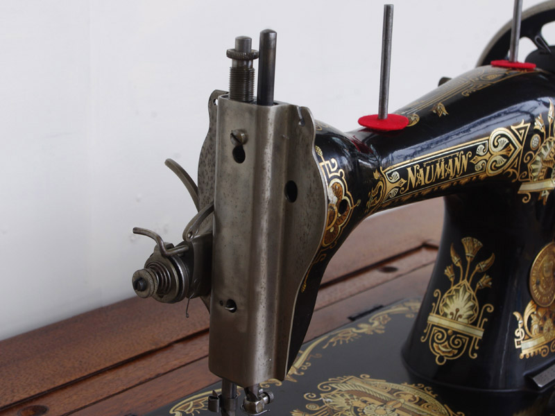 No.372 NAUMANN ドイツ・ナウマン製 家庭用足踏みミシン：アンティーク