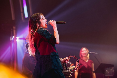 直筆入り】milet GREEN LIGHTS 公演 花びら 1枚 Amazon.co.jp: milet