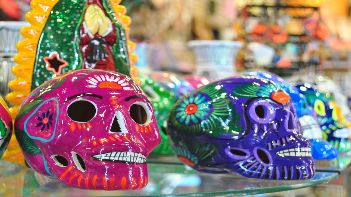 2024最新】メキシコの死者の日とは？｜リメンバー・ミーにも登場
