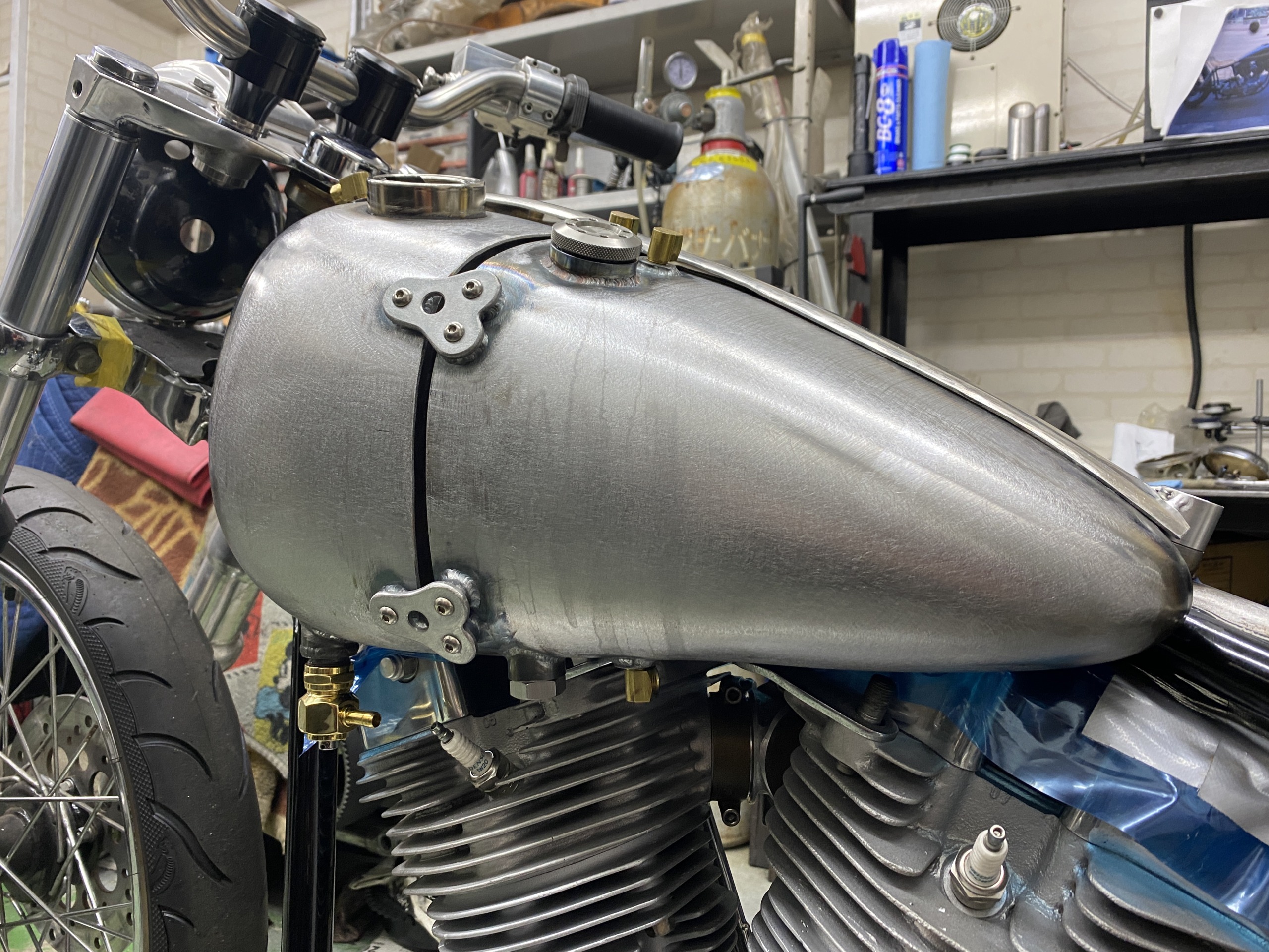 スポーツタンクサバイバー風ペイント