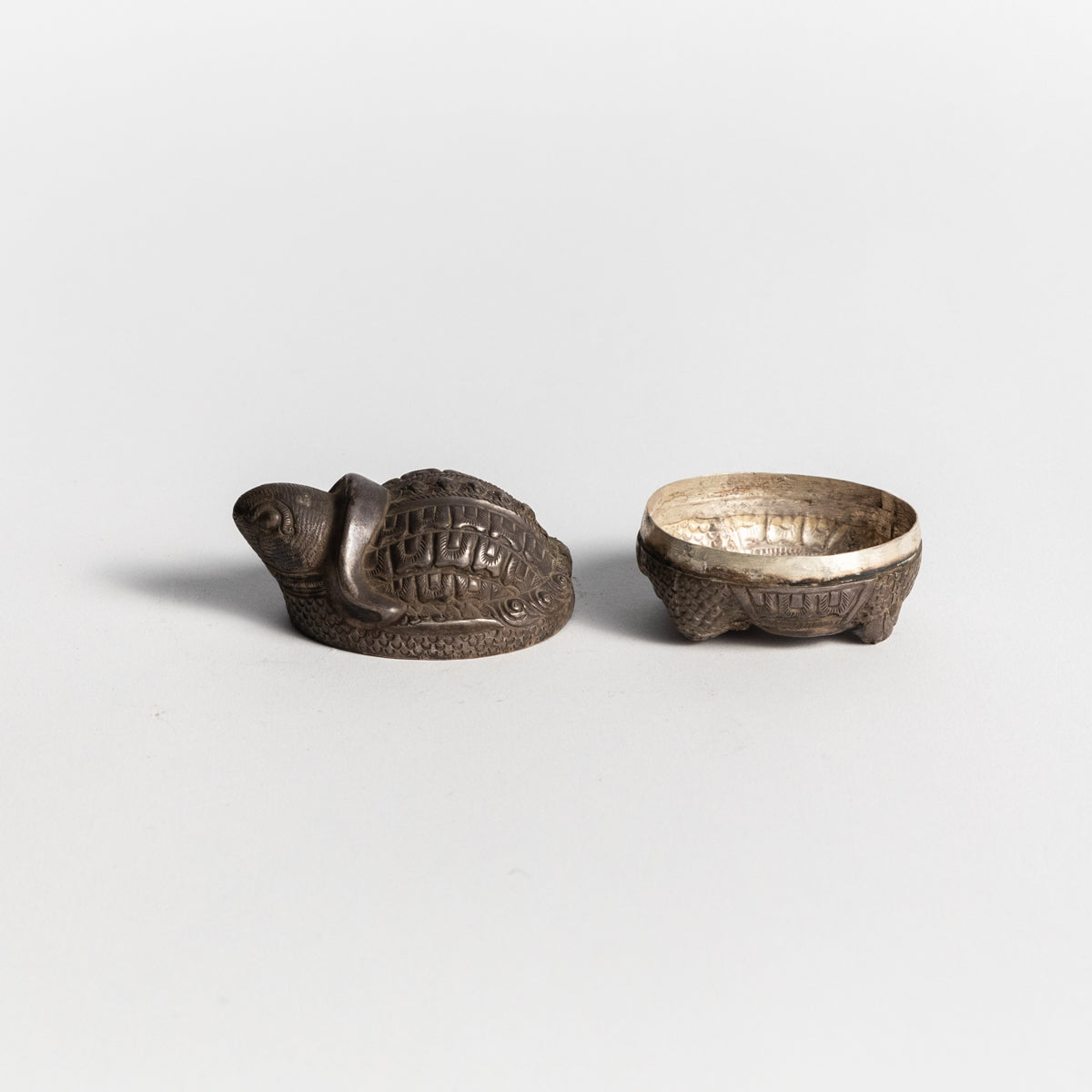 タイの骨董店で購入した銀製の蓋物 タイの骨董店で購入した銀製の蓋物