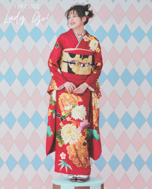 本加工☆朱赤☆絞り金駒刺繍振り口付き振袖