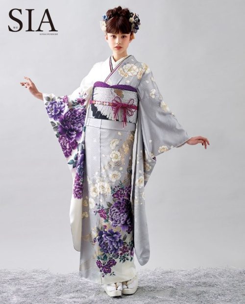 ♦︎白地古典柄♦︎振袖一式♦︎牡丹柄♦︎銀彩加工♦︎成人式♦︎フル