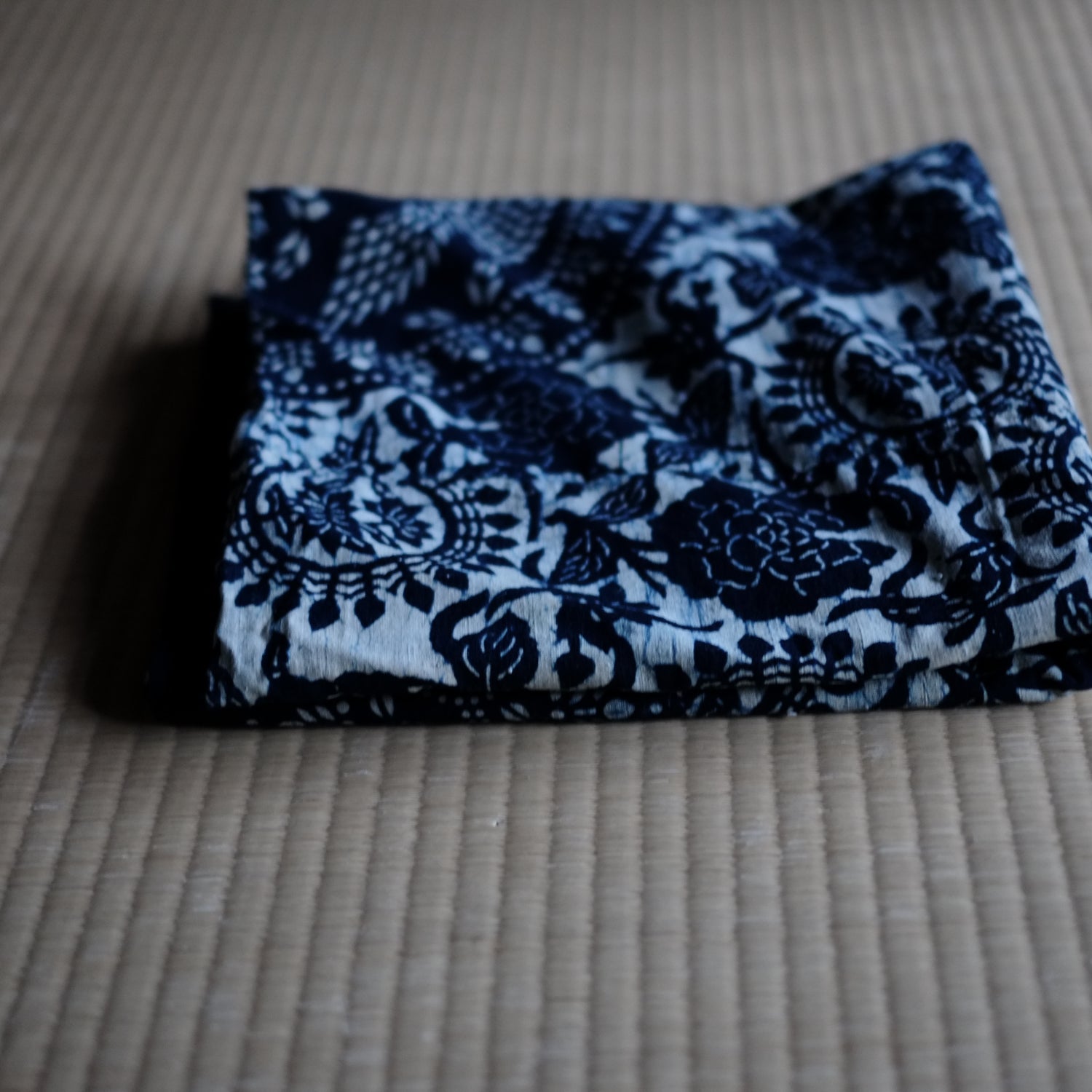 中国少数民族の古い青染め布