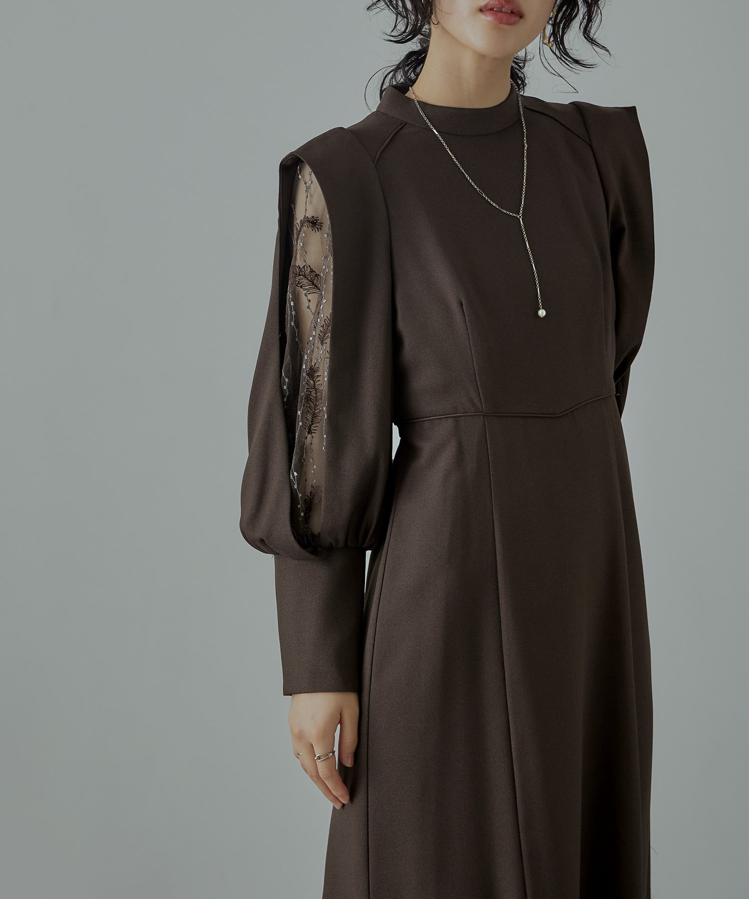 スリーブスリット刺繍レースフレアドレス｜パーティードレス・結婚式