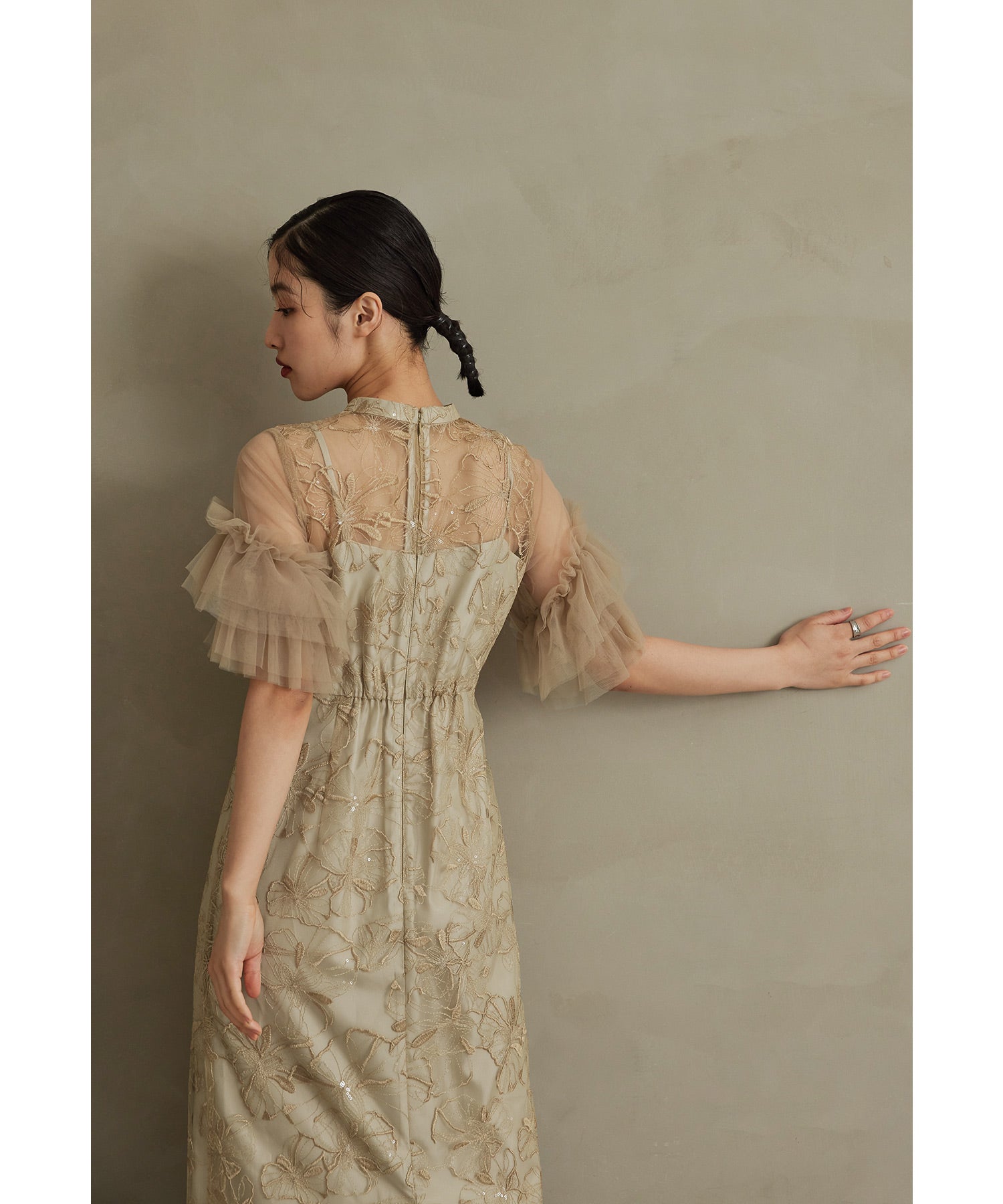 スパンコール刺繍レースドレス キーホールネック 結婚式 成人式 同窓会