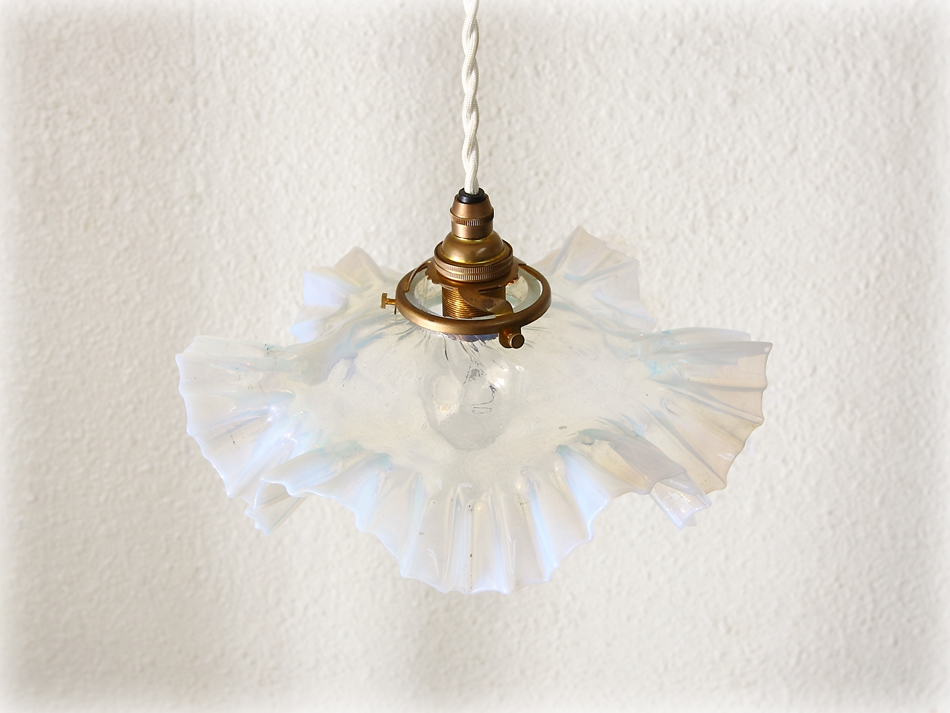 ミニシャンデリア19世紀フランスオパールセントアンティーク超ミニ