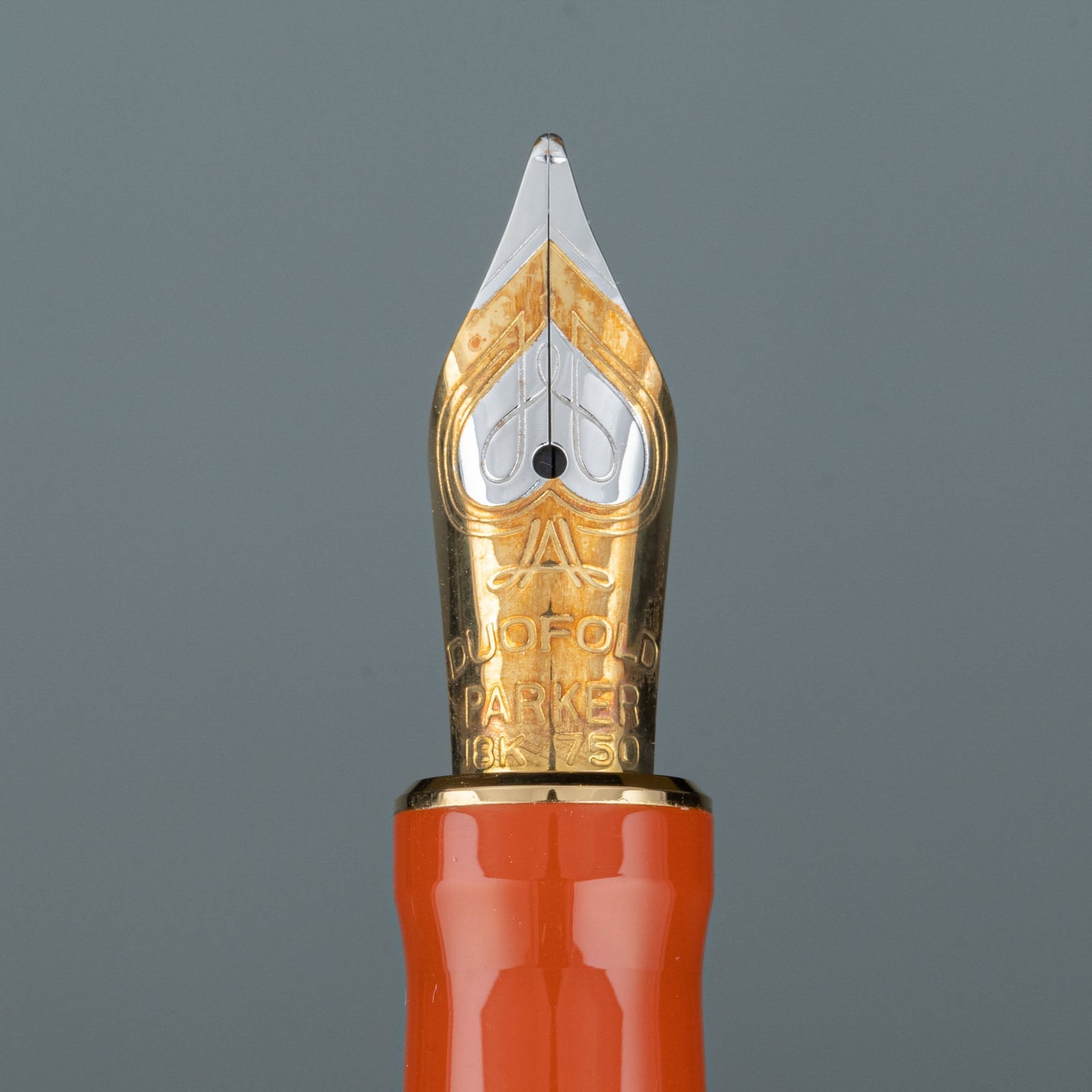 PAKER パーカー /デュオフォールド】ビッグレッドと呼ばれる鮮やかな