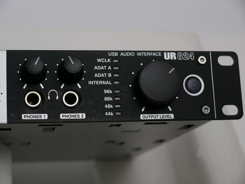 Steinberg UR824 (中古)