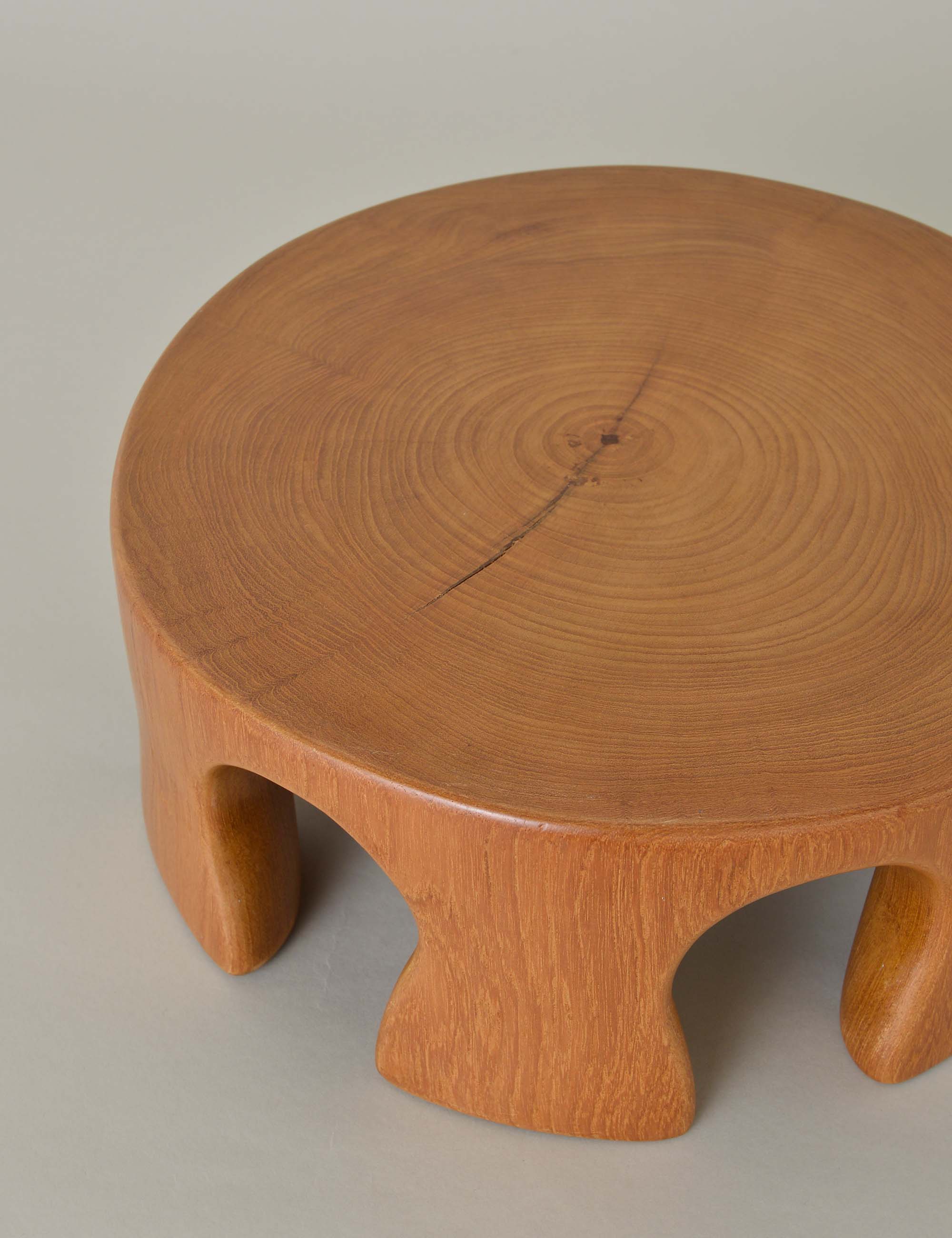 一木造りのミニスツール / ババグーリ | ヨーガンレール ババグーリ