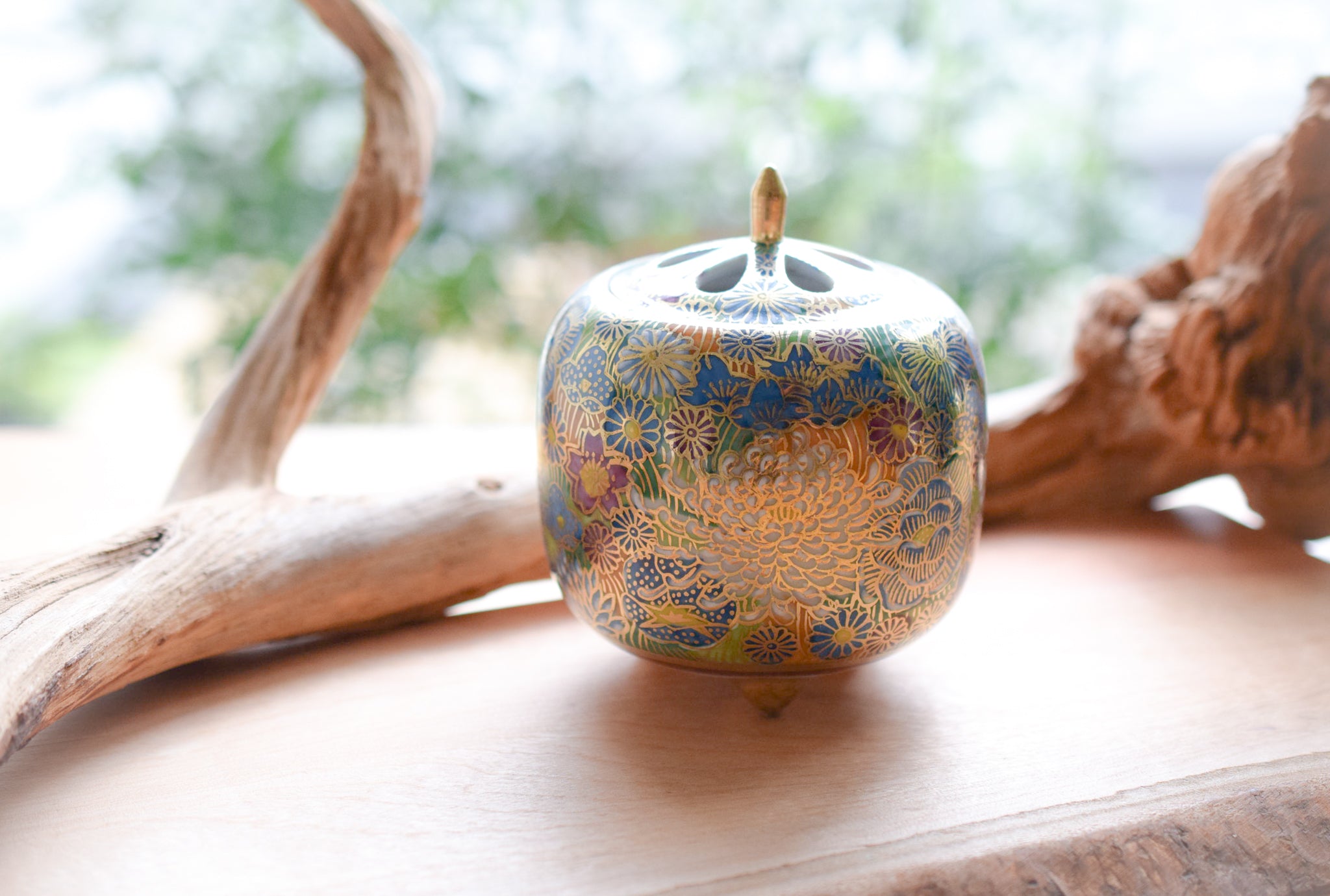 九谷焼 香炉 金彩花詰 木箱付き 未使用】九谷焼 幸仙窯 花柄香炉 木箱