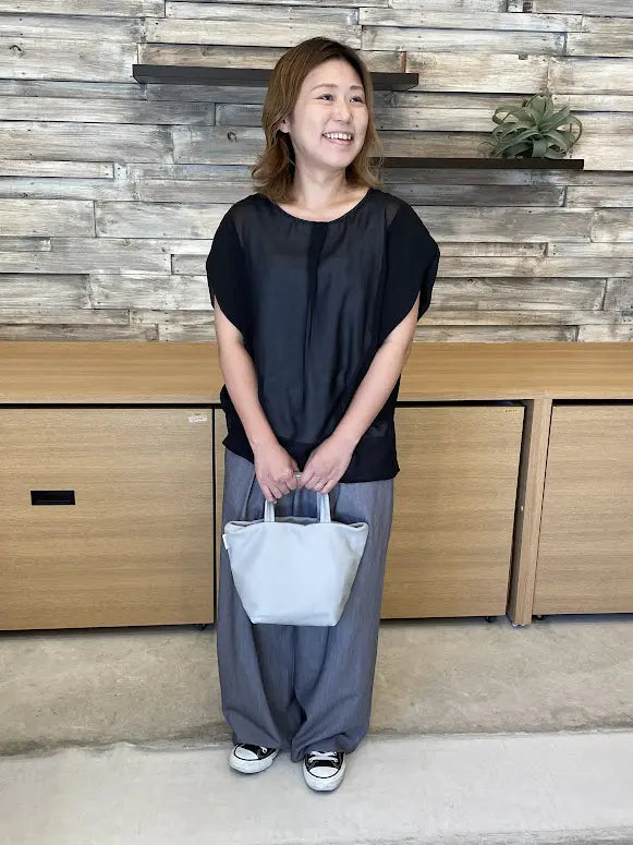 油絵 よっこ ふたつのうつわと青い花 油絵 よっこ様専用 ふたつの