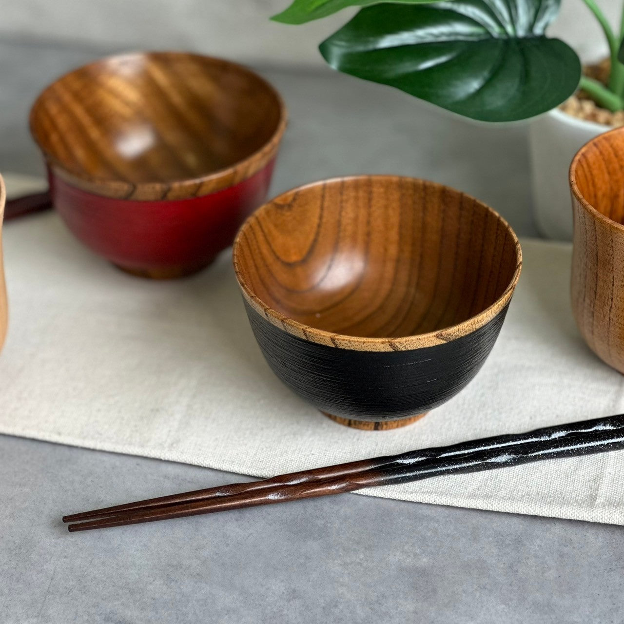 赤黒漆器 椀2個と箸セット 赤黒漆器 椀2個と箸セット