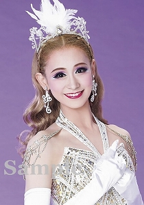 愛希 れいか スチール写真／月組『カルーセル輪舞曲（ロンド