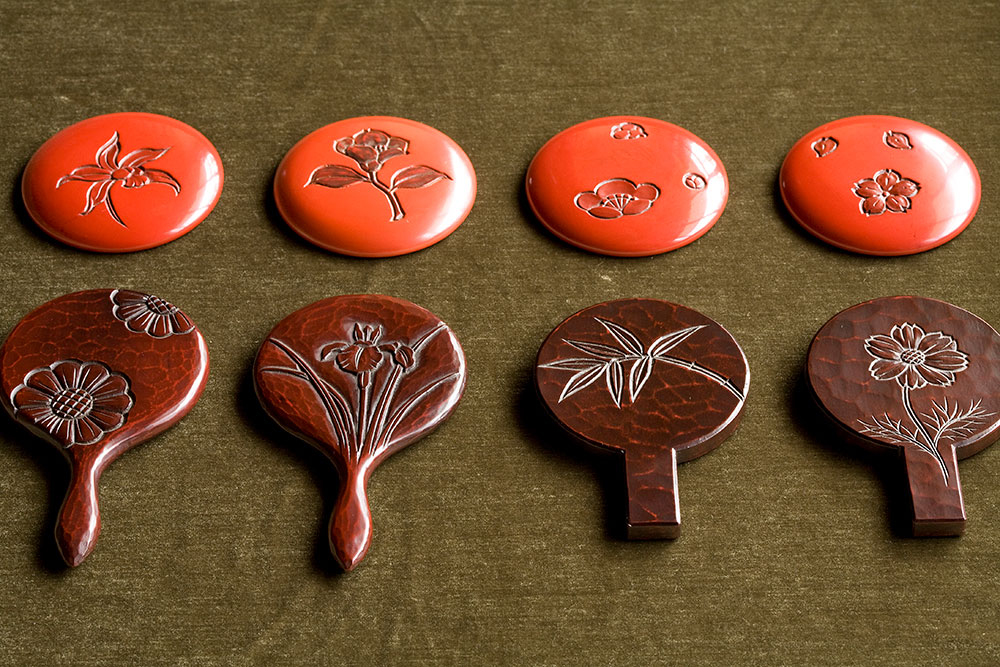 鎌倉彫 手鏡 乙女鏡 朱入り枝梅 揚雅堂 25㎝ 化粧箱入未使用 鎌倉彫の