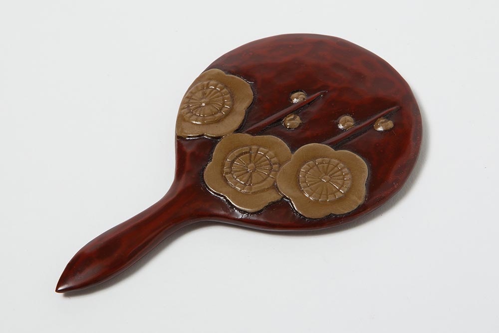 鎌倉彫の姫鏡 一色 錆 梅三輪 | 鎌倉彫陽雅堂 公式オンラインショップ