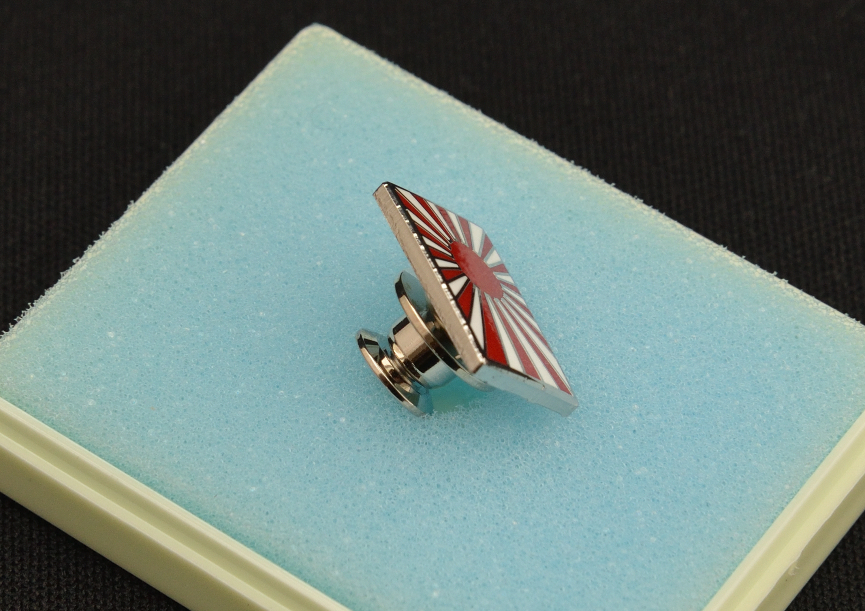 雑貨 :: 旭日旗バッジ